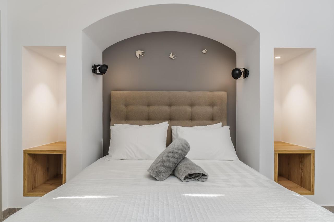 Symphony Suites Santorini Pyrgos Kallistis Exterior photo